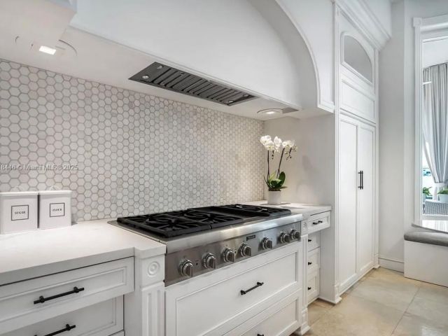 Home for rent at 432 S Hibiscus Dr - photo 6173593