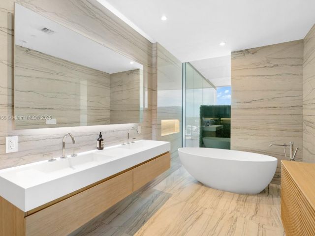 Apartment for sale  Unit #805 - photo 6186802