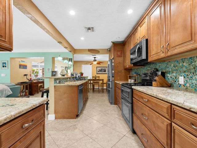 Home for sale at 1098 SW 2nd Street - photo 6162770