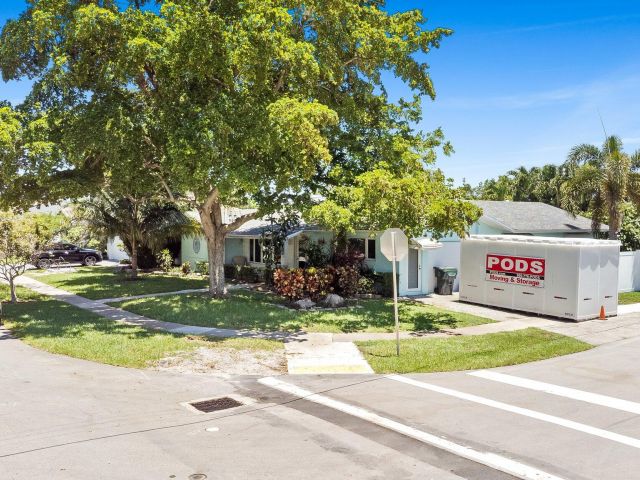 Home for sale at 1098 SW 2nd Street - photo 6162779