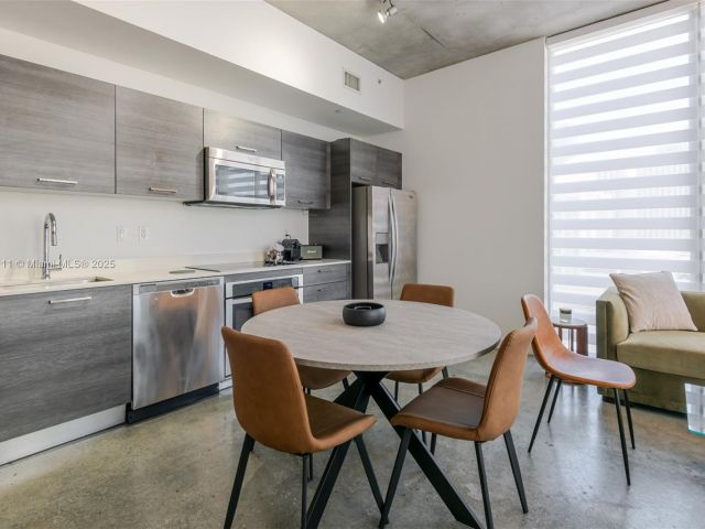 Apartment for rent  Unit # - photo 6161178