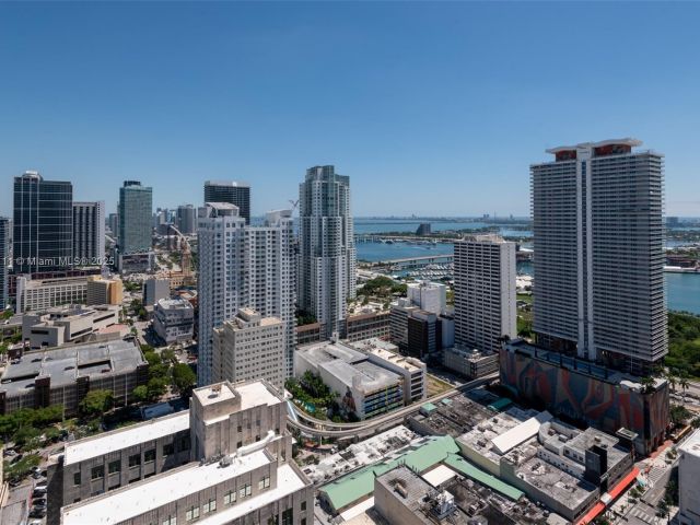 Apartment for rent  Unit # - photo 6161190