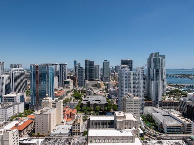 Apartment for rent  Unit # - photo 6161192