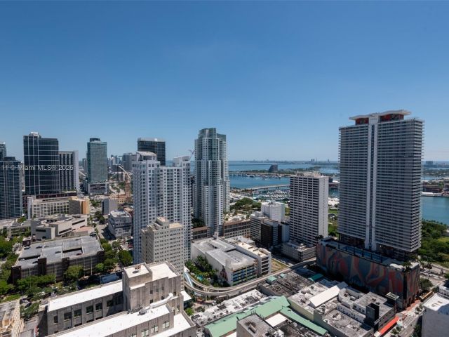 Apartment for rent  Unit # - photo 6161193