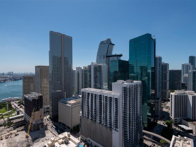 Apartment for rent  Unit # - photo 6161194