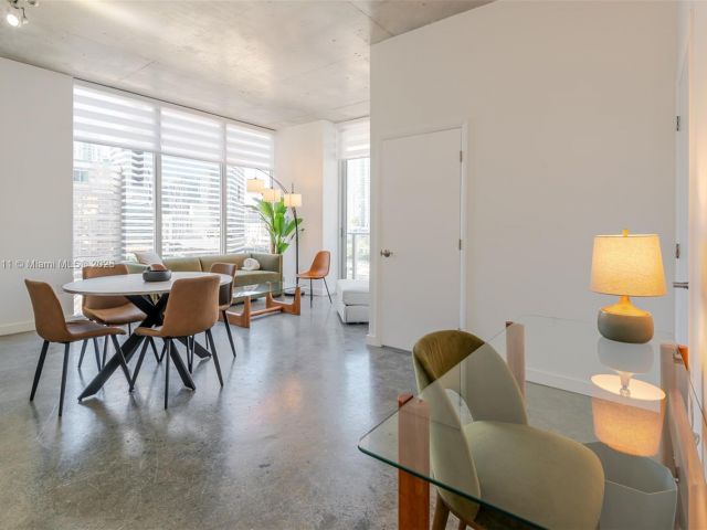 Apartment for rent  Unit # - photo 6161196