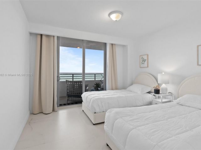 Apartment for rent  Unit # - photo 6181677