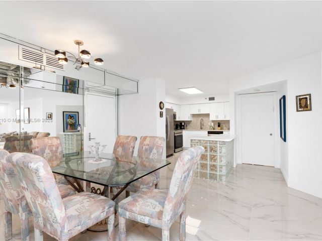 2-bedroom condo for sale in Aventura - 3530 Mystic Pointe Dr 2108 - MondialRealty