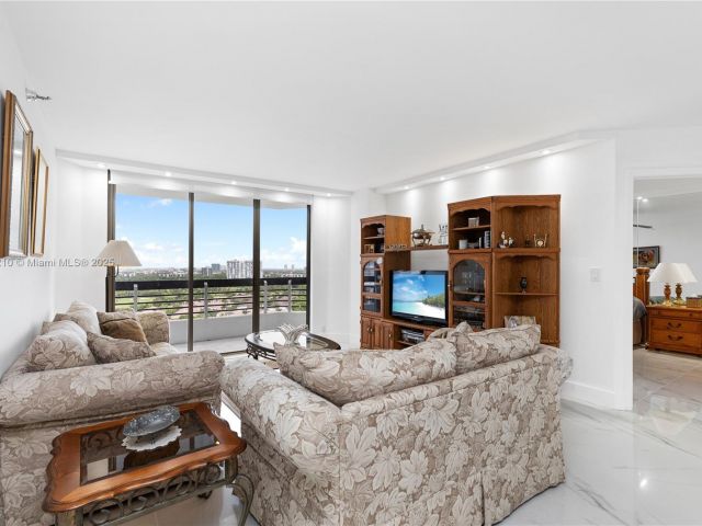2-bedroom condo for sale in Aventura - 3530 Mystic Pointe Dr 2108 - MondialRealty