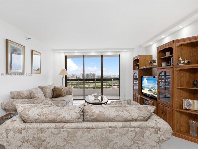 2-bedroom condo for sale in Aventura - 3530 Mystic Pointe Dr 2108 - MondialRealty