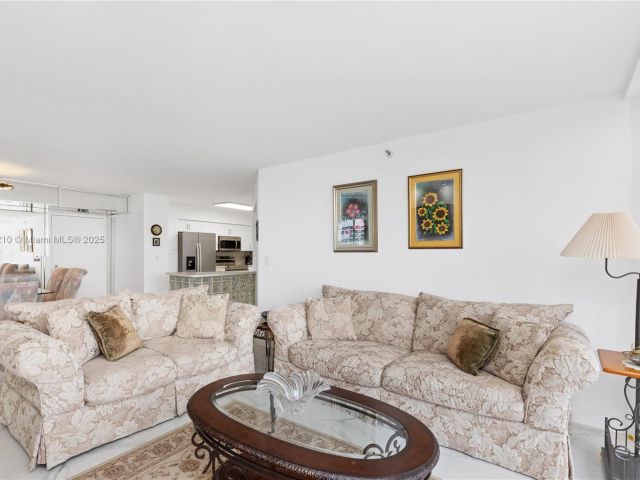 2-bedroom condo for sale in Aventura - 3530 Mystic Pointe Dr 2108 - MondialRealty