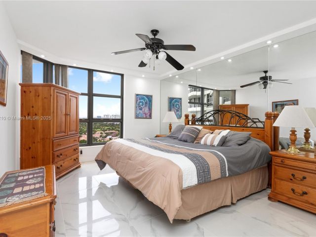 2-bedroom condo for sale in Aventura - 3530 Mystic Pointe Dr 2108 - MondialRealty