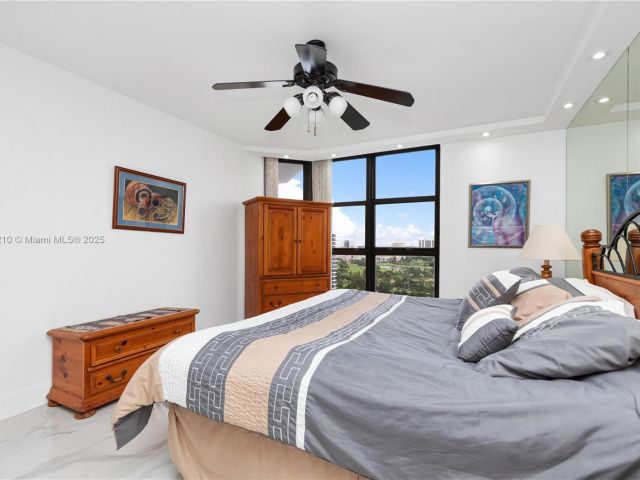 2-bedroom condo for sale in Aventura - 3530 Mystic Pointe Dr 2108 - MondialRealty