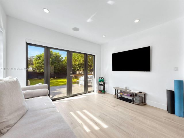 Home for rent at 130 SW 25th Rd - photo 6161524