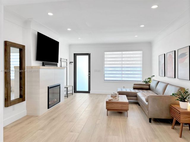 Home for rent at 130 SW 25th Rd - photo 6161529