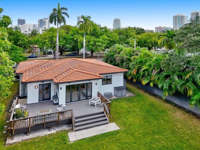 Home for rent at 130 SW 25th Rd - photo 6161542