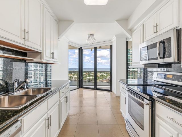 Apartment for sale  Unit #1412 - photo 6663508