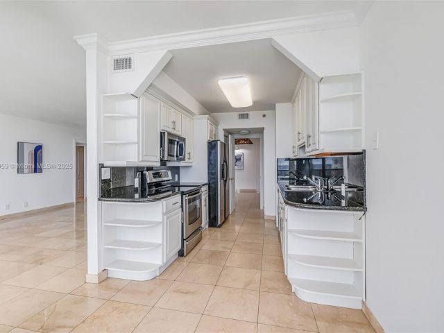 Apartment for sale  Unit #1412 - photo 6663511