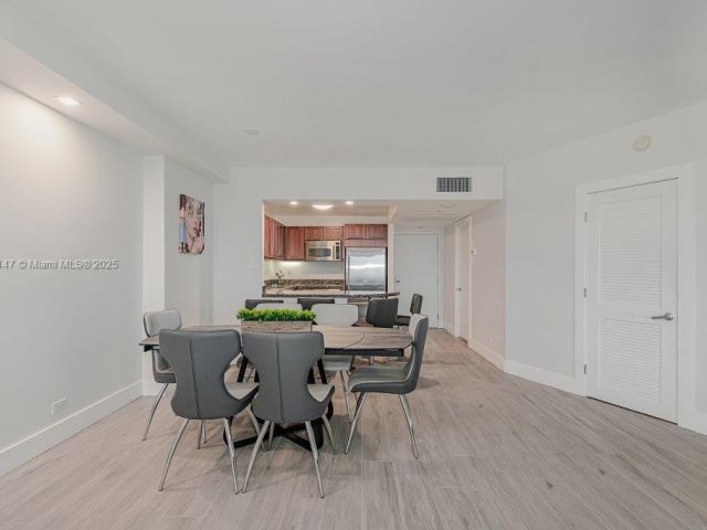 Apartment for rent  Unit #1531 - photo 6162636