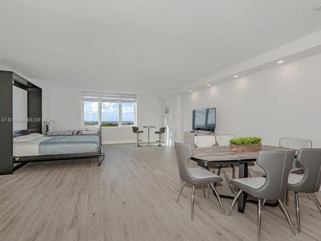 Apartment for rent  Unit #1531 - photo 6162644