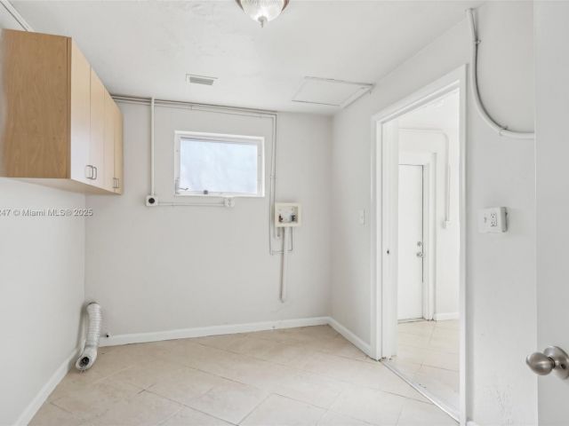 Home for sale at 1700 SW 5th Ave - photo 6182797