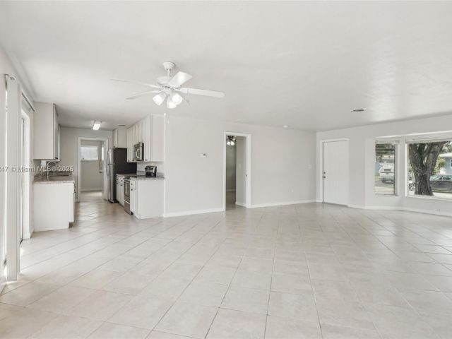 Home for sale at 1700 SW 5th Ave - photo 6182804