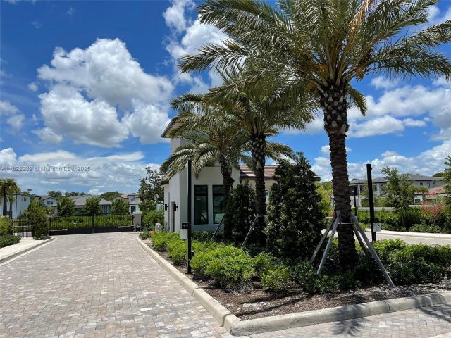 Home for sale at 3511 Ashwood Cir S - photo 6168509