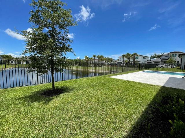 Home for sale at 3511 Ashwood Cir S - photo 6168519