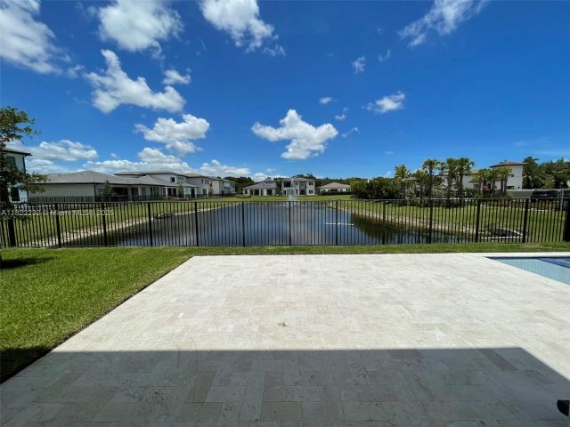 Home for sale at 3511 Ashwood Cir S - photo 6168520