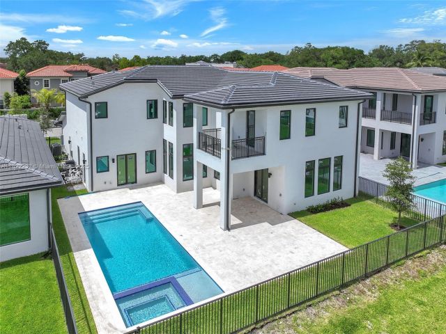 Home for sale at 3511 Ashwood Cir S - photo 6168524