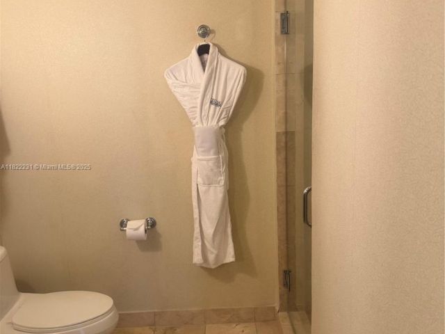 condo for sale in Sunny Isles Beach - 18001 Collins Ave 918 - MondialRealty