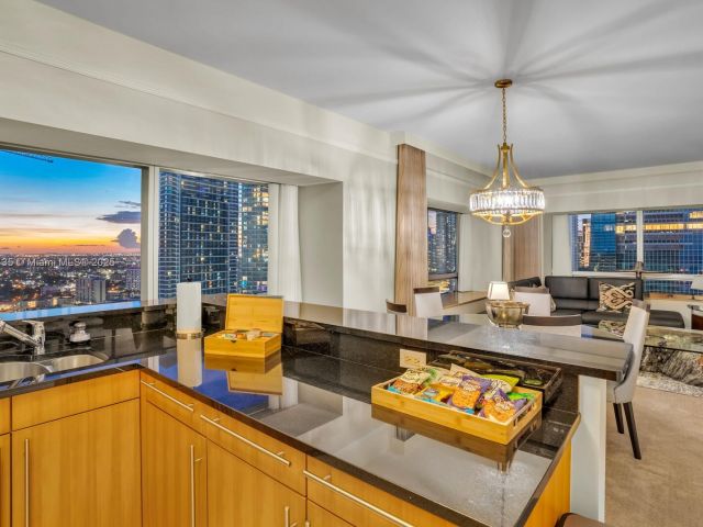 Apartment for sale  Unit #3012 - photo 6162660