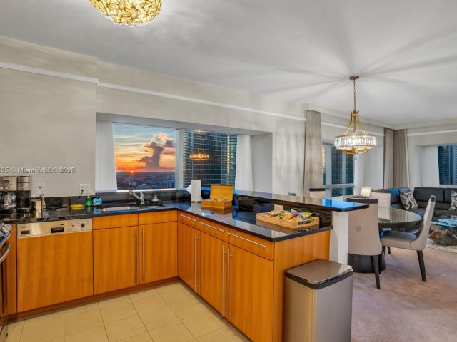 Apartment for sale  Unit #3012 - photo 6162662