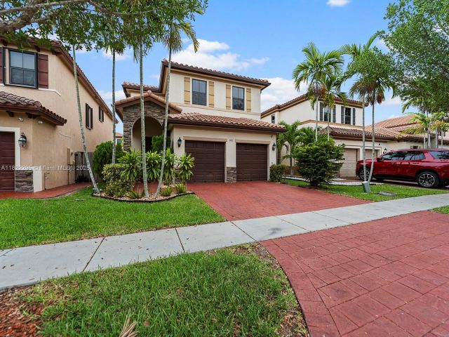 Home for sale at 572 SE 34th Ter - photo 6162825