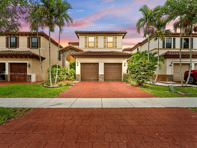 Home for sale at 572 SE 34th Ter - photo 6162829