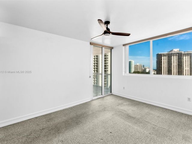 Apartment for rent  Unit #1221 - photo 6165164