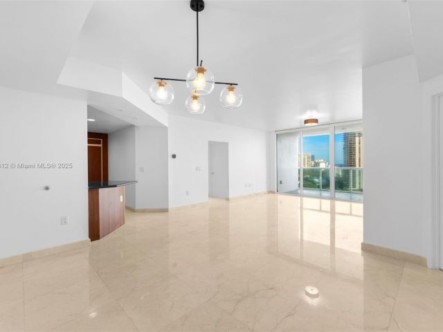 Apartment for rent  Unit #1221 - photo 6165175