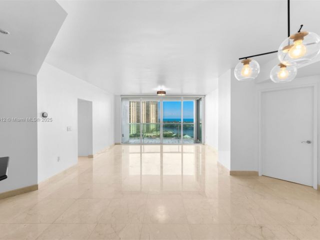 Apartment for rent  Unit #1221 - photo 6165176