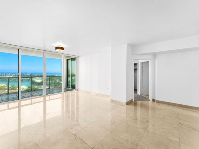 Apartment for rent  Unit #1221 - photo 6165177