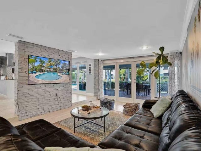 Home for sale at 616 NW 21st St - photo 6161836