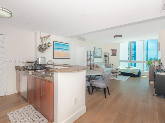 Apartment for sale  Unit #T-2612 - photo 6164126