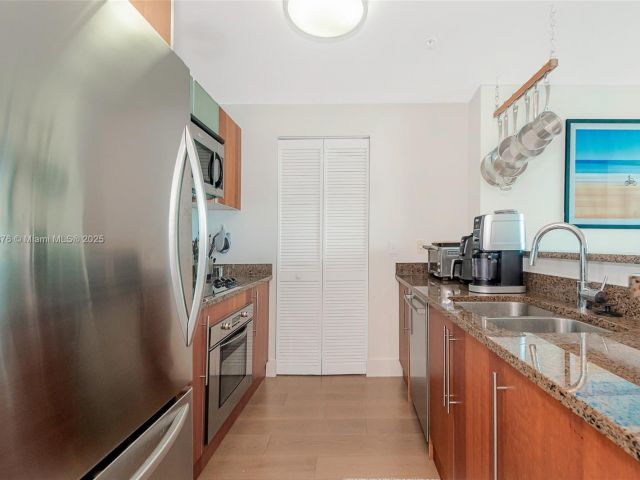 Apartment for sale  Unit #T-2612 - photo 6164127