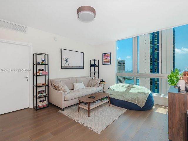 Apartment for sale  Unit #T-2612 - photo 6164135