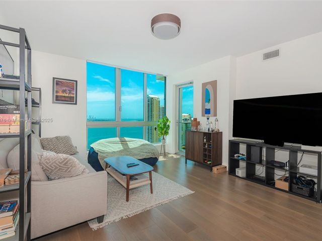 Apartment for sale  Unit #T-2612 - photo 6164137