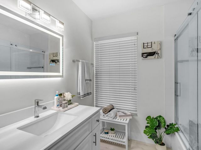 Home for sale at 1300 NW 26th Ln - photo 6165105