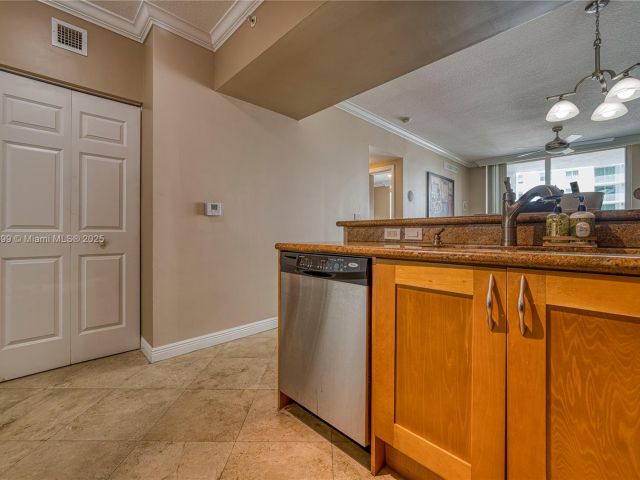 Apartment for sale  Unit #608E - photo 6171790