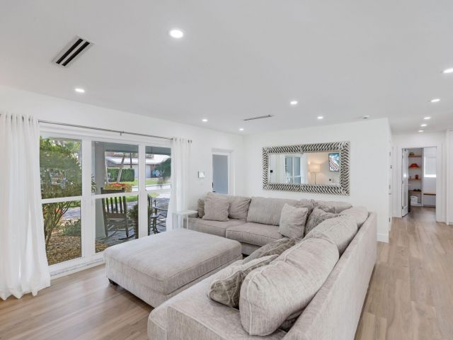 Home for sale at 2448 SE 9th St - photo 6177607