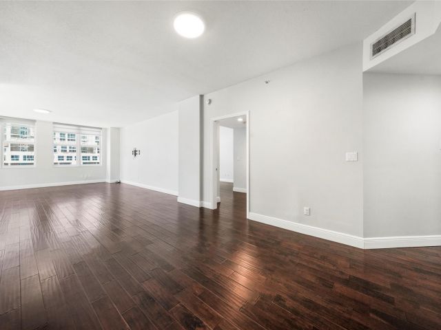 Apartment for sale  Unit #1116 - photo 6189073