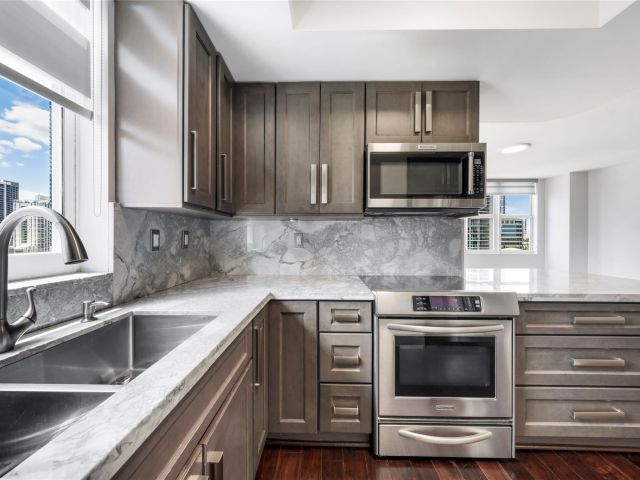 Apartment for sale  Unit #1116 - photo 6189074