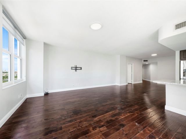 Apartment for sale  Unit #1116 - photo 6189077